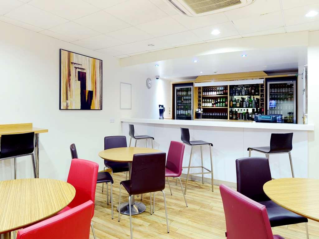 Travelodge London Euston Restoran fotoğraf